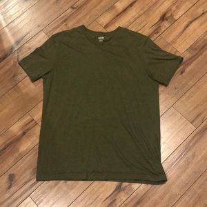 Mossimo Green V-neck T-shirt. Size L
